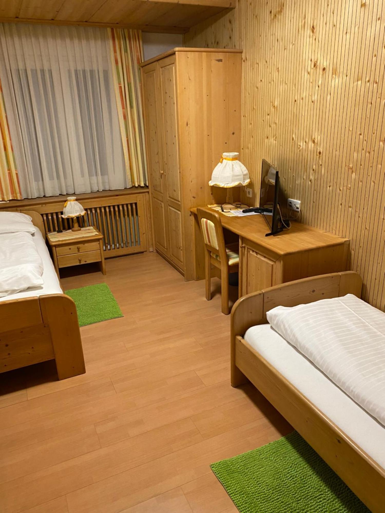 Hotel-Restaurant-Vinothek Felix Sommer Auersthal 外观 照片